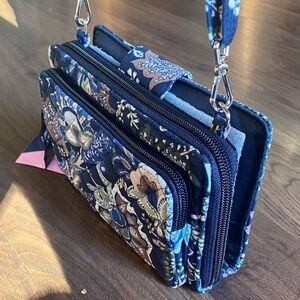 New never used Vera Bradley RFID purse/wallet with crossbody strap